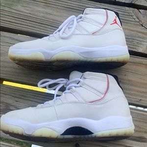 Air Jordan 11 Retro -University Red size 11.5